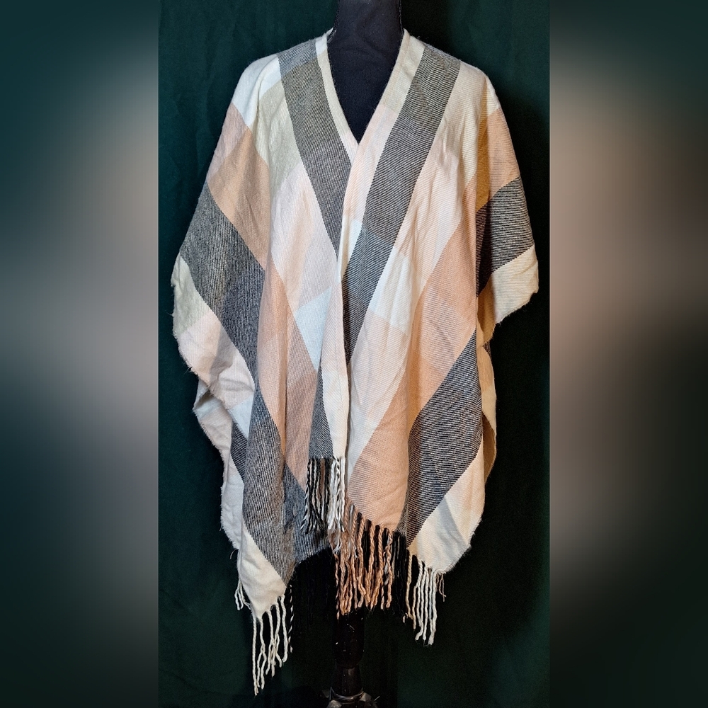 LC LAUREN CONRAD  Black, Tan, and White Poncho